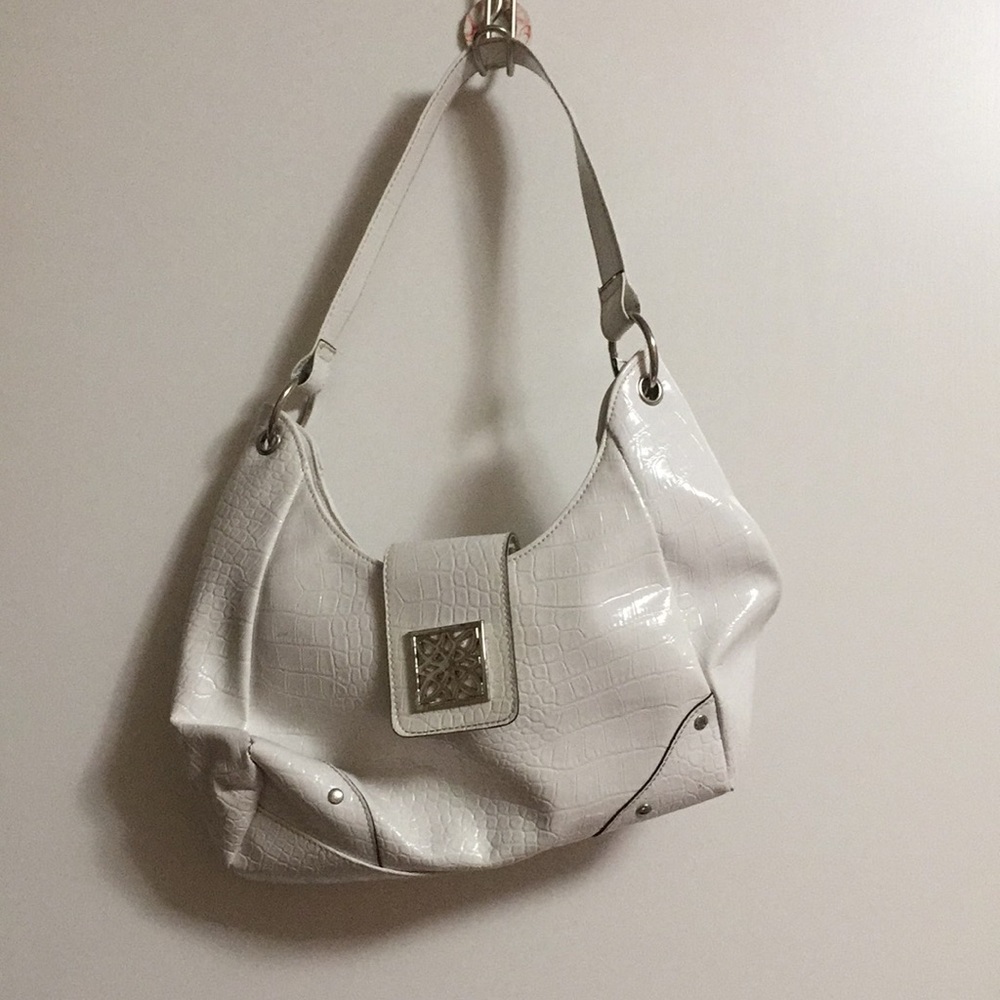 ๐๐White Pocket Book๐๐ - Picture 2 of 6
